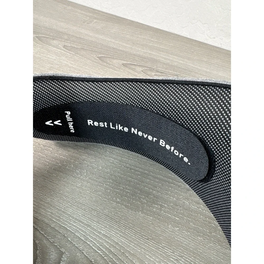 FlyHugz travel neck